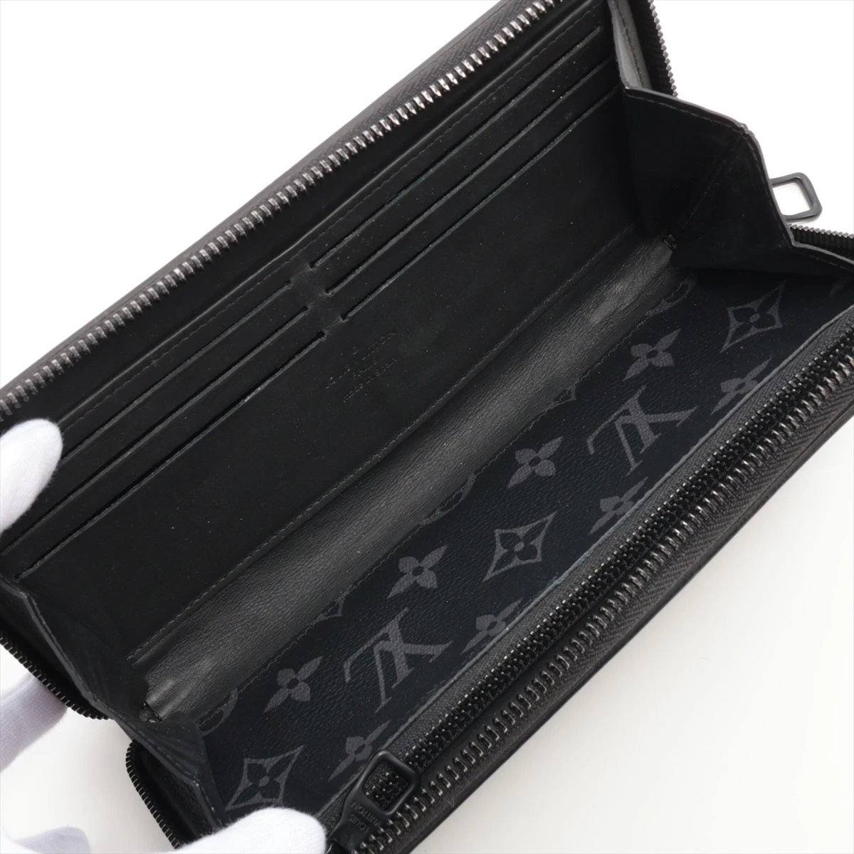ヴィトン モノグラムエクリプス トランクジッピーウォレット