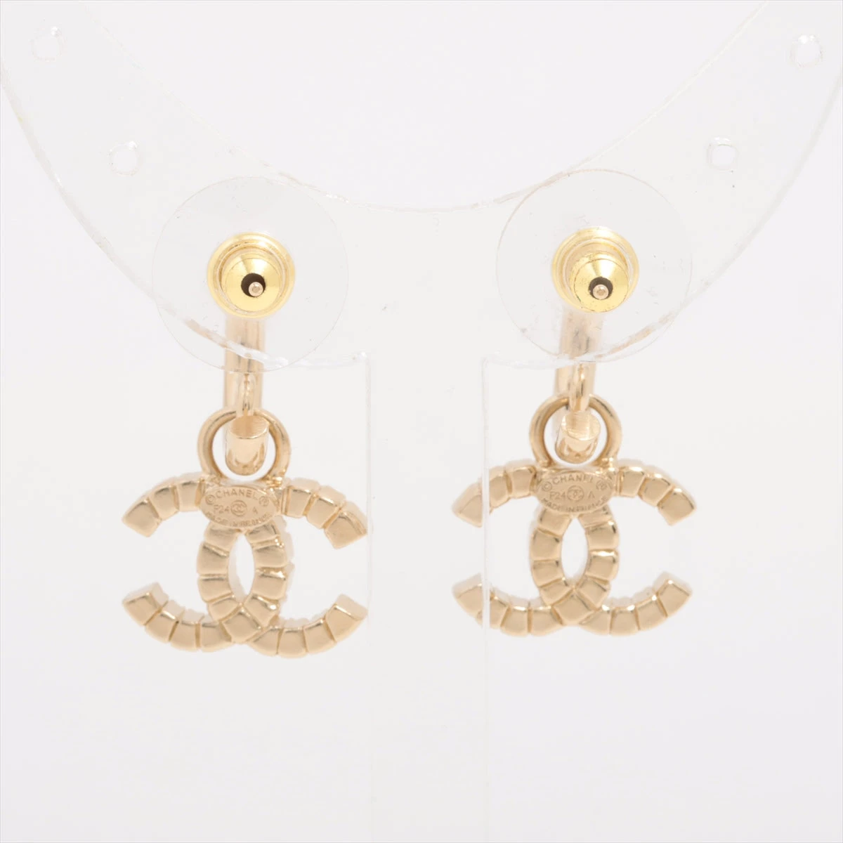 CHANEL ゴールド ロゴ ピアス(両耳用) chanel-abc500_1.jpg