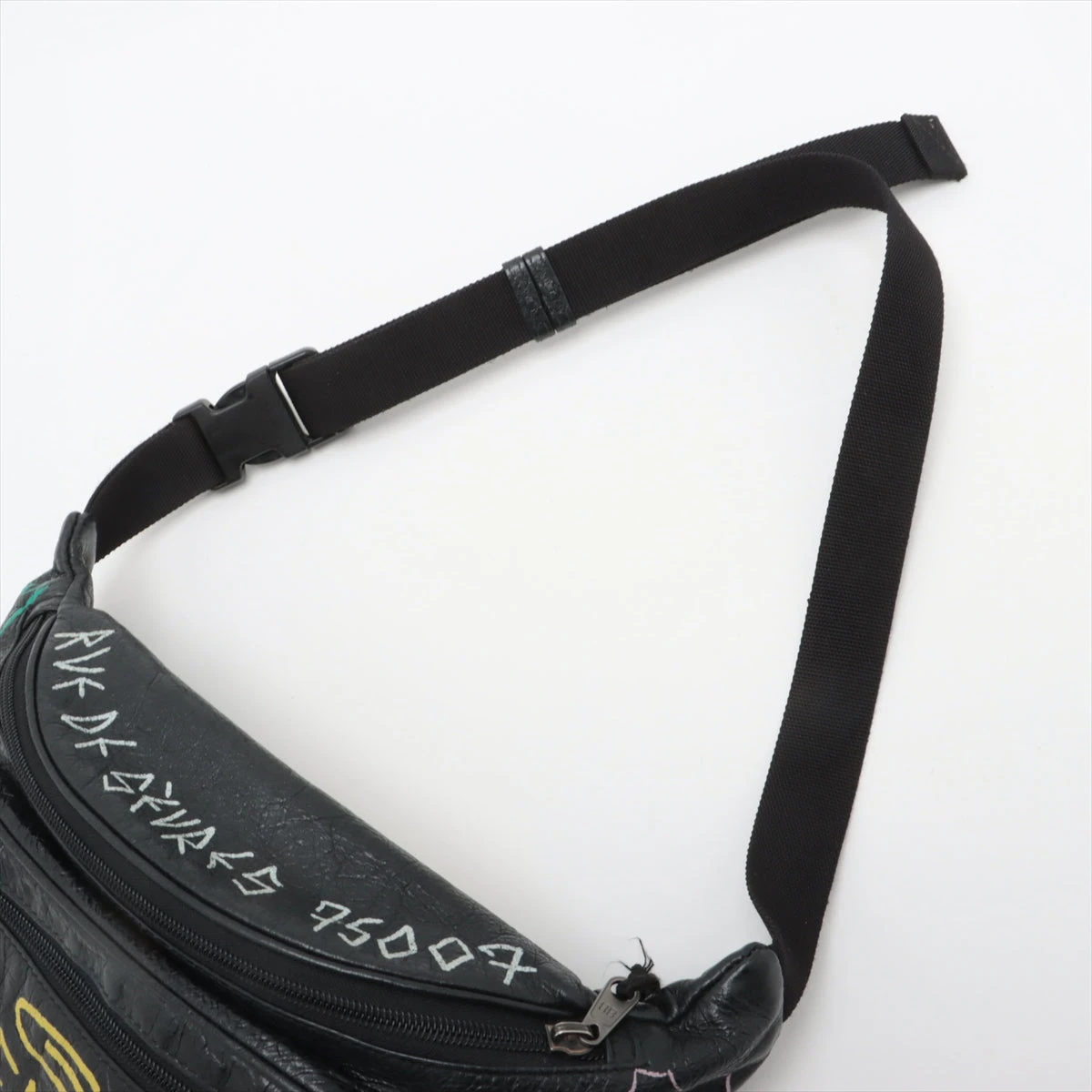 未使用級 バレンシアガ レザー ウエストバッグ グラフィック ブラック バレンシアガ グラフィティ レザー ボディバッグ ブラック
