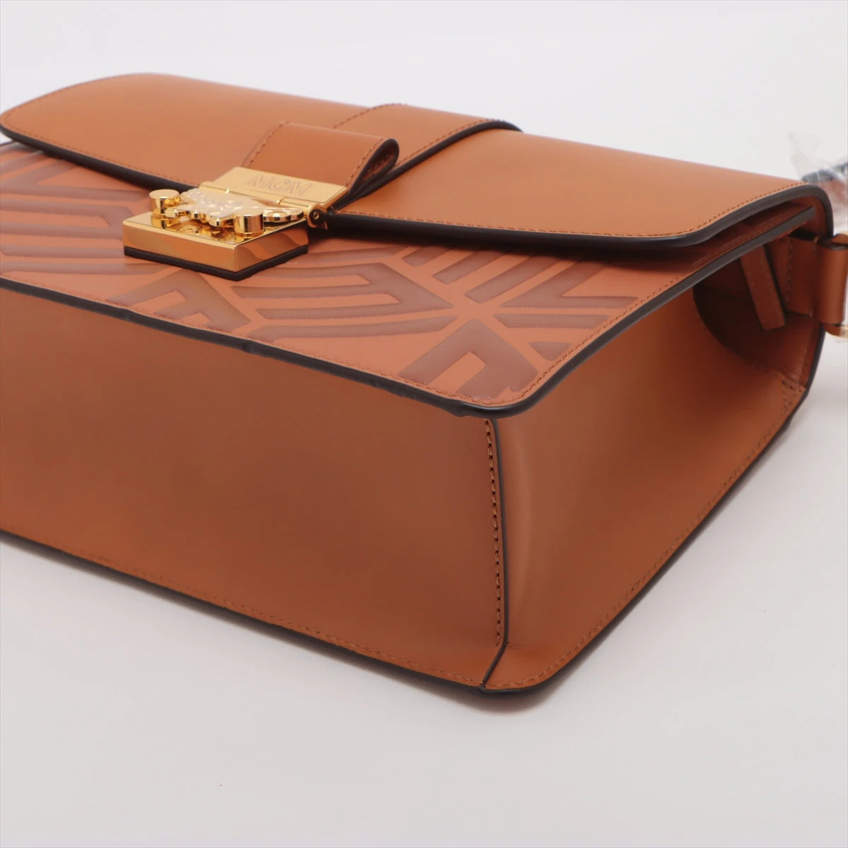 MCM トレイシー レザー ショルダーバッグ ブラウン A3440788