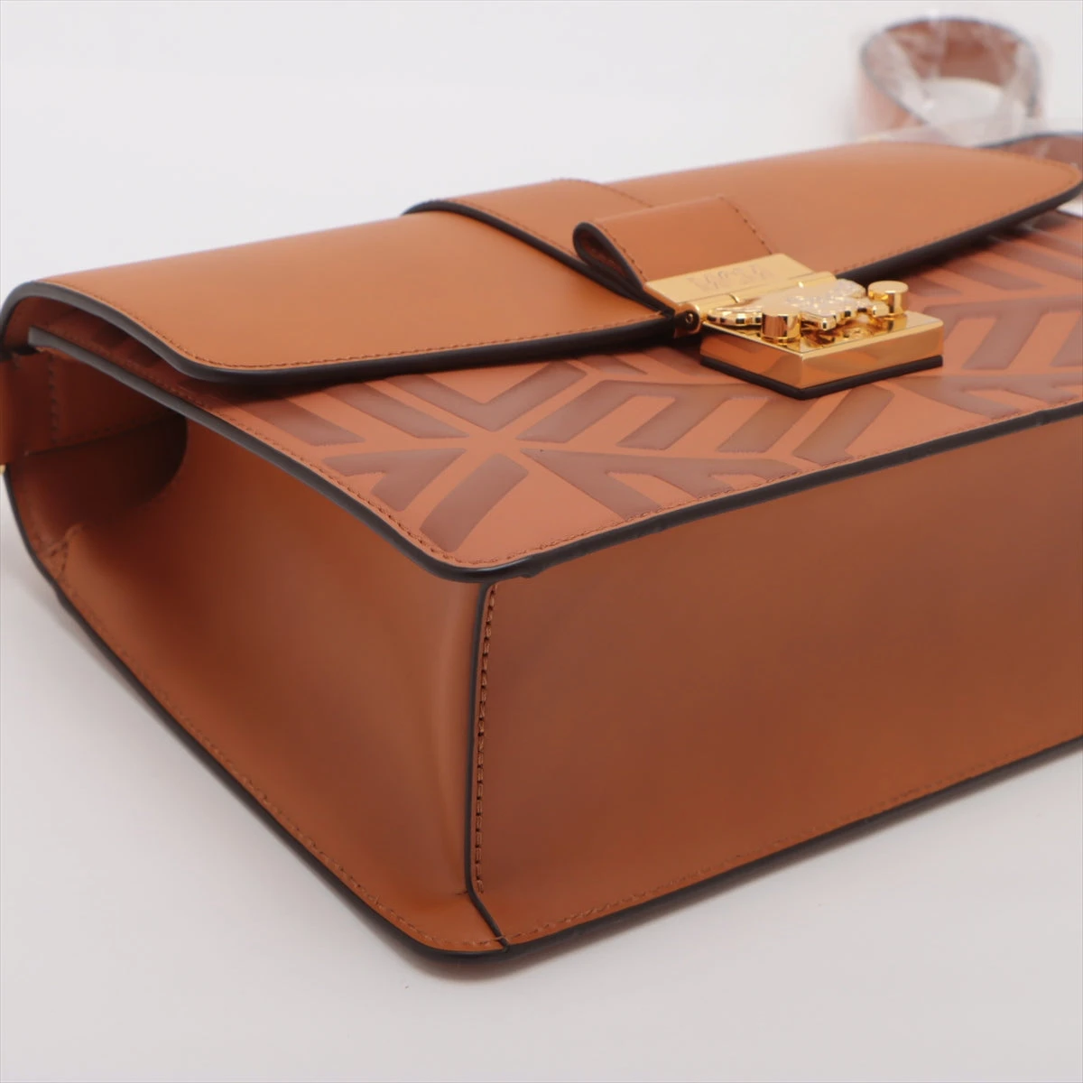 MCM トレイシー レザー ショルダーバッグ ブラウン A3440788
