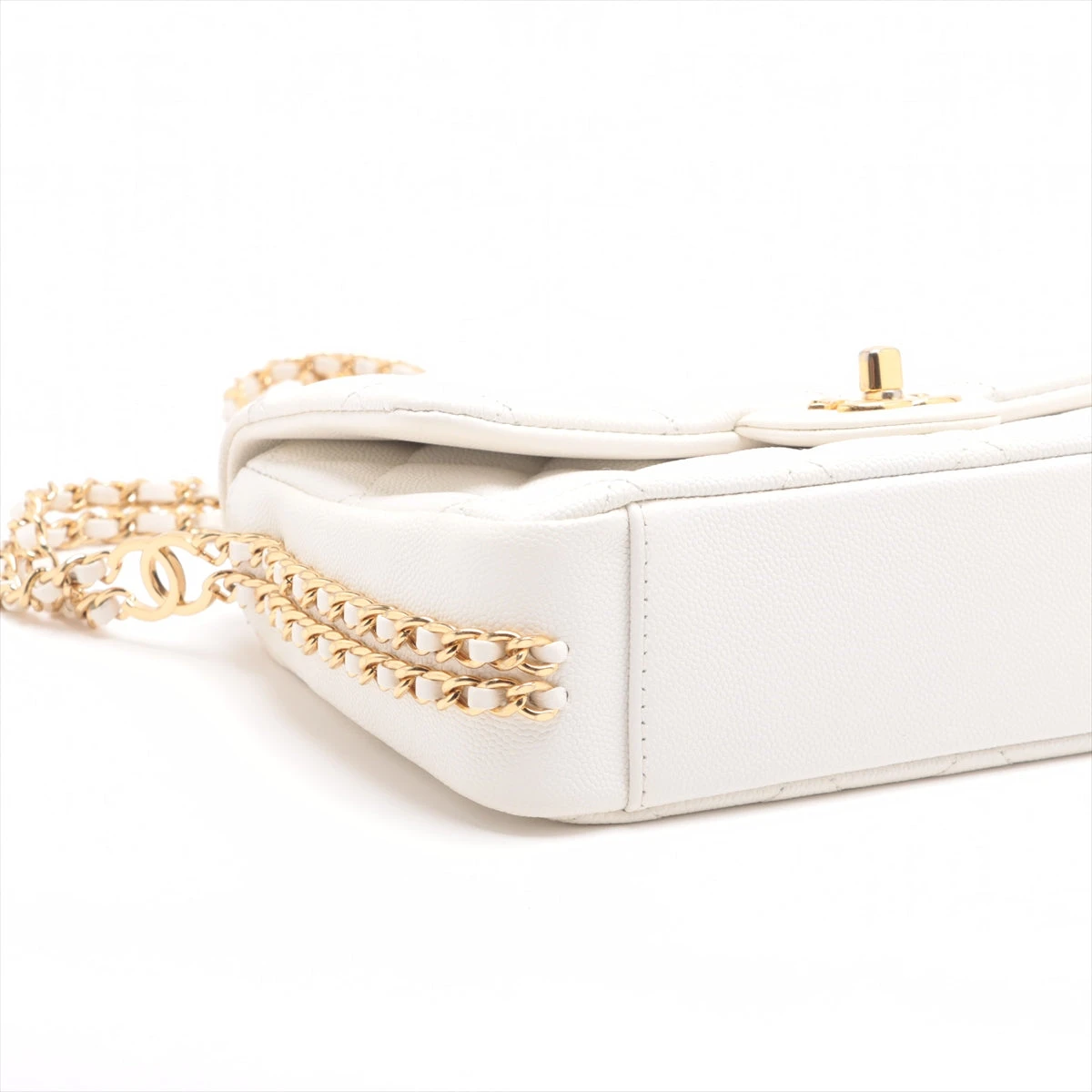 シャネル ミニマトラッセ キャビアスキン チェーンショルダー