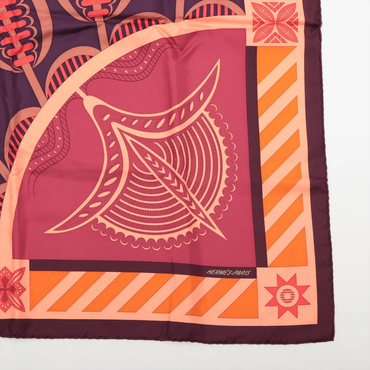 エルメス カレ90GEOMETRIE CRETOISE (クレタの幾何学) エルメス カレ90GEOMETRIE CRETOISE (クレタの幾何学) エルメス カレ