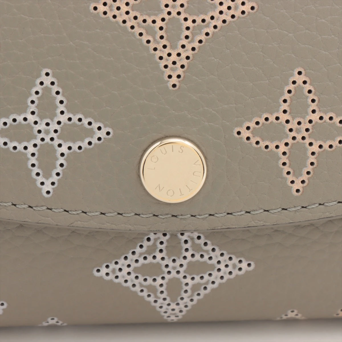月末セール‼️未使用！ ルイヴィトン ヴィクトリーヌ マヒナ グレー M82742 LOUIS VUITTON - 未使用！ ルイヴィトン ヴィクトリーヌ マヒナ