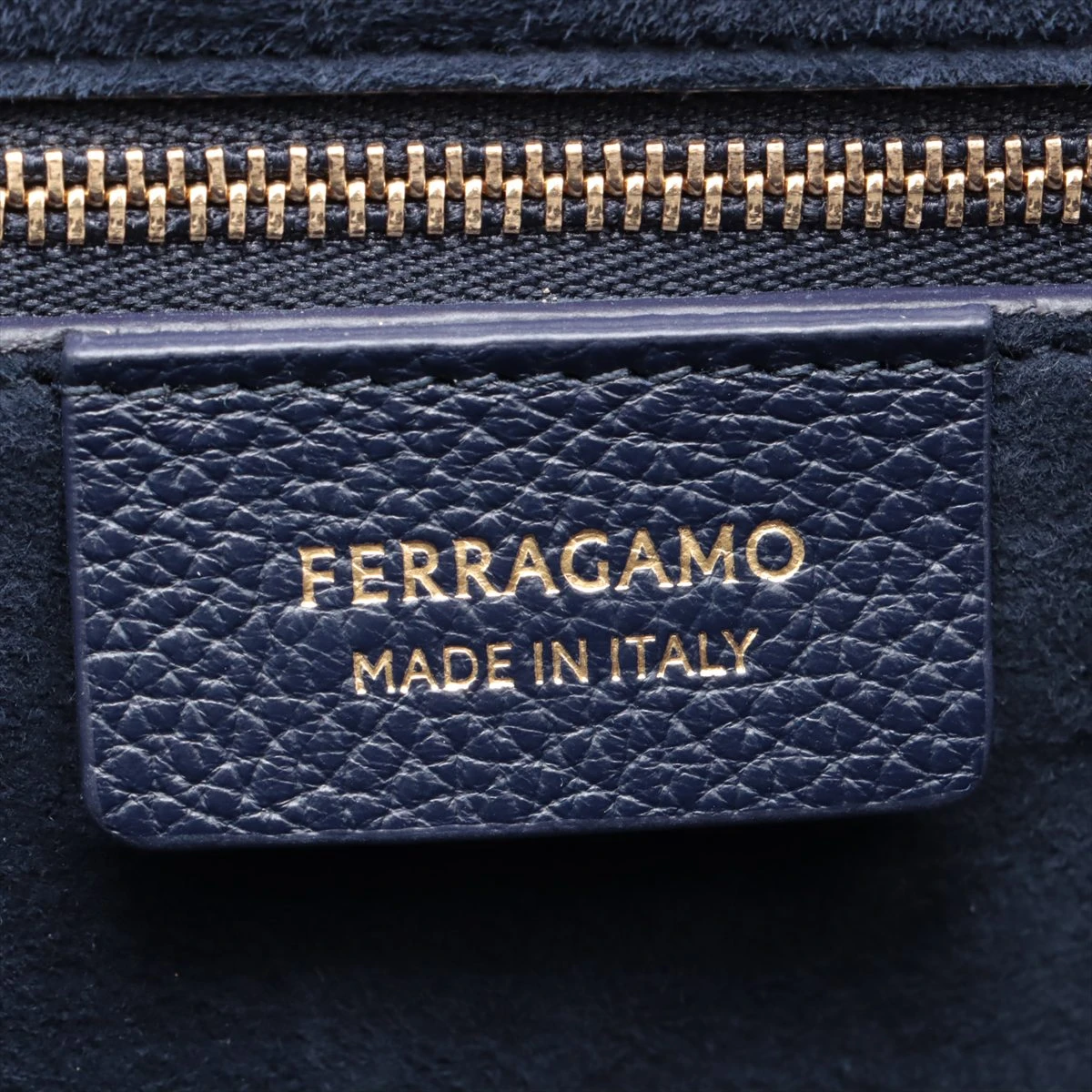 フェラガモ イーストウエスト レザー トートバッグ ネイビー A3459684