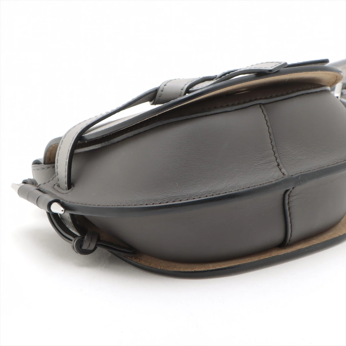 【美品】LOEWE グレー レザー ショルダーバッグ LOEWE】ショルダーバッグ レザー グレー - メルカリ