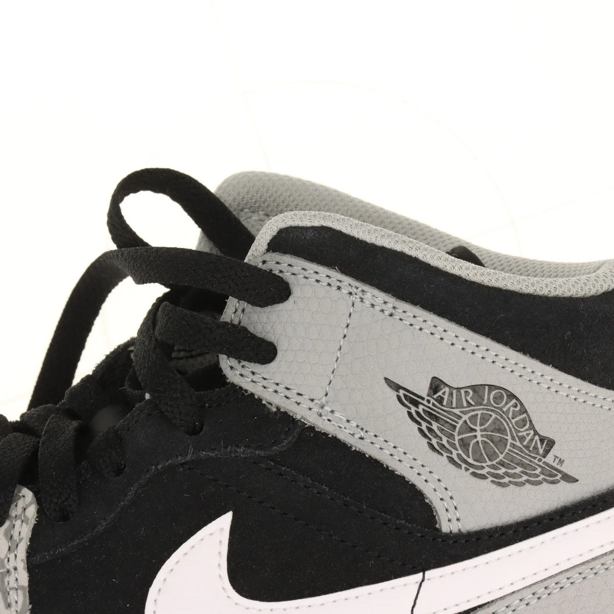 ナイキ AIR JORDAN 1 MID SE レザー×スエード ハイカット