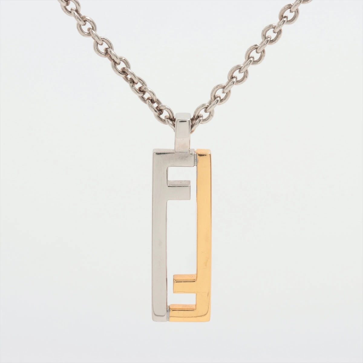 【関込】人気◆FENDI フェンディ◆FFロゴ ペンダント ネックレス フェンディ FFロゴ ネックレス メタル×GP シルバー×ゴールド
