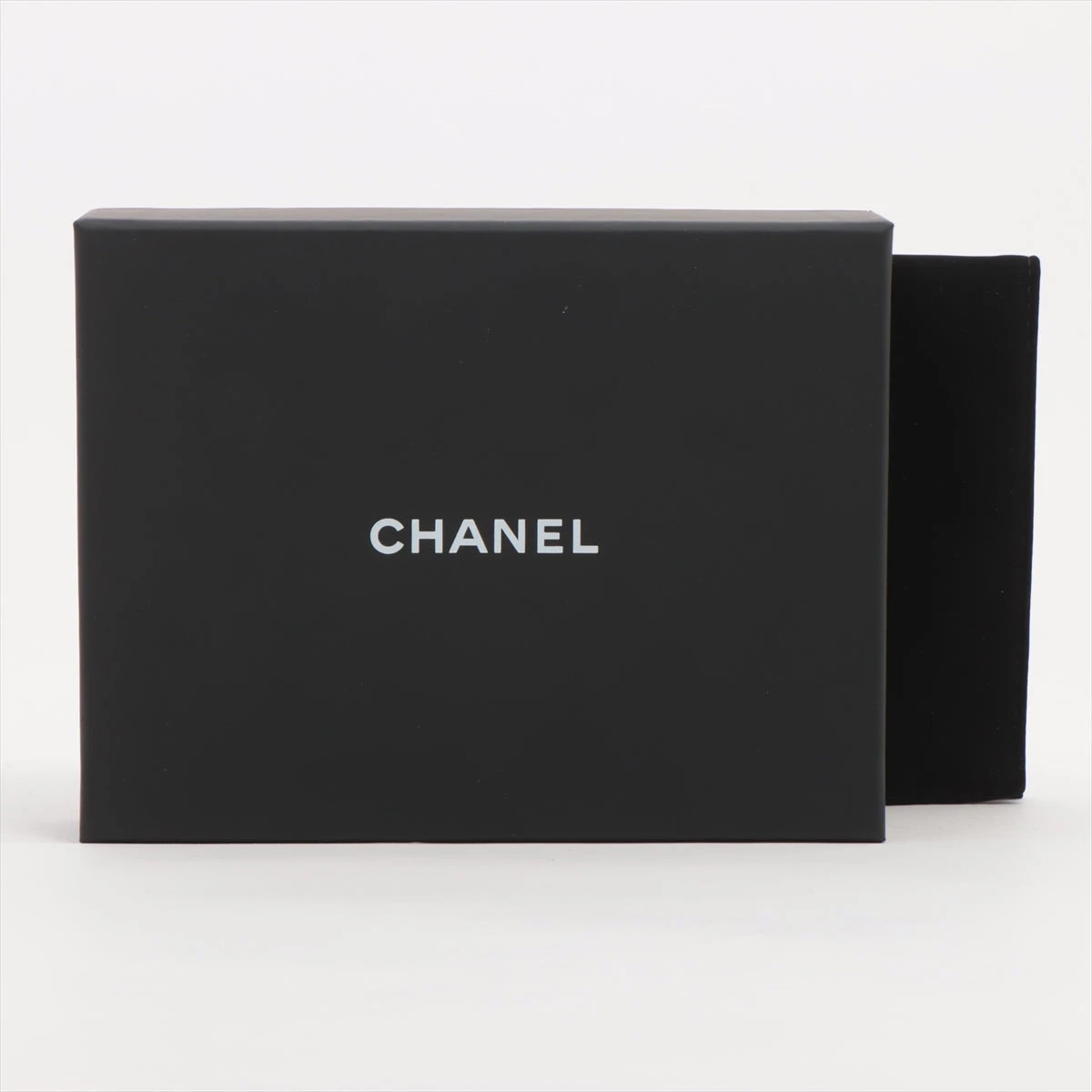 CHANEL マトラッセ　キャビアスキン　ケース　フラグメントケース シャネル マトラッセ キャビアスキン フラグメントケース