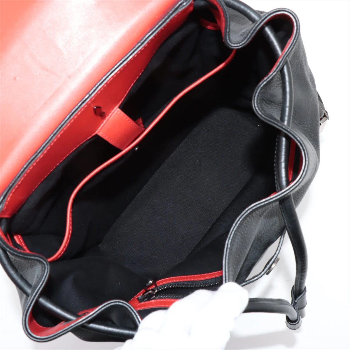 A4可 美品 ルブタン レザー バックパック エクスプローラー スタッズ 黒 A4可 美品 ルブタン レザー バックパック エクスプローラー