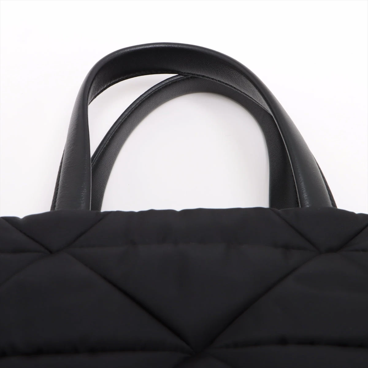 【VINTAGE】プラダ テスートキルト 2WAYハンドバッグ プラダ テスートキルト 2WAYハンドバッグ ブラック A2830237