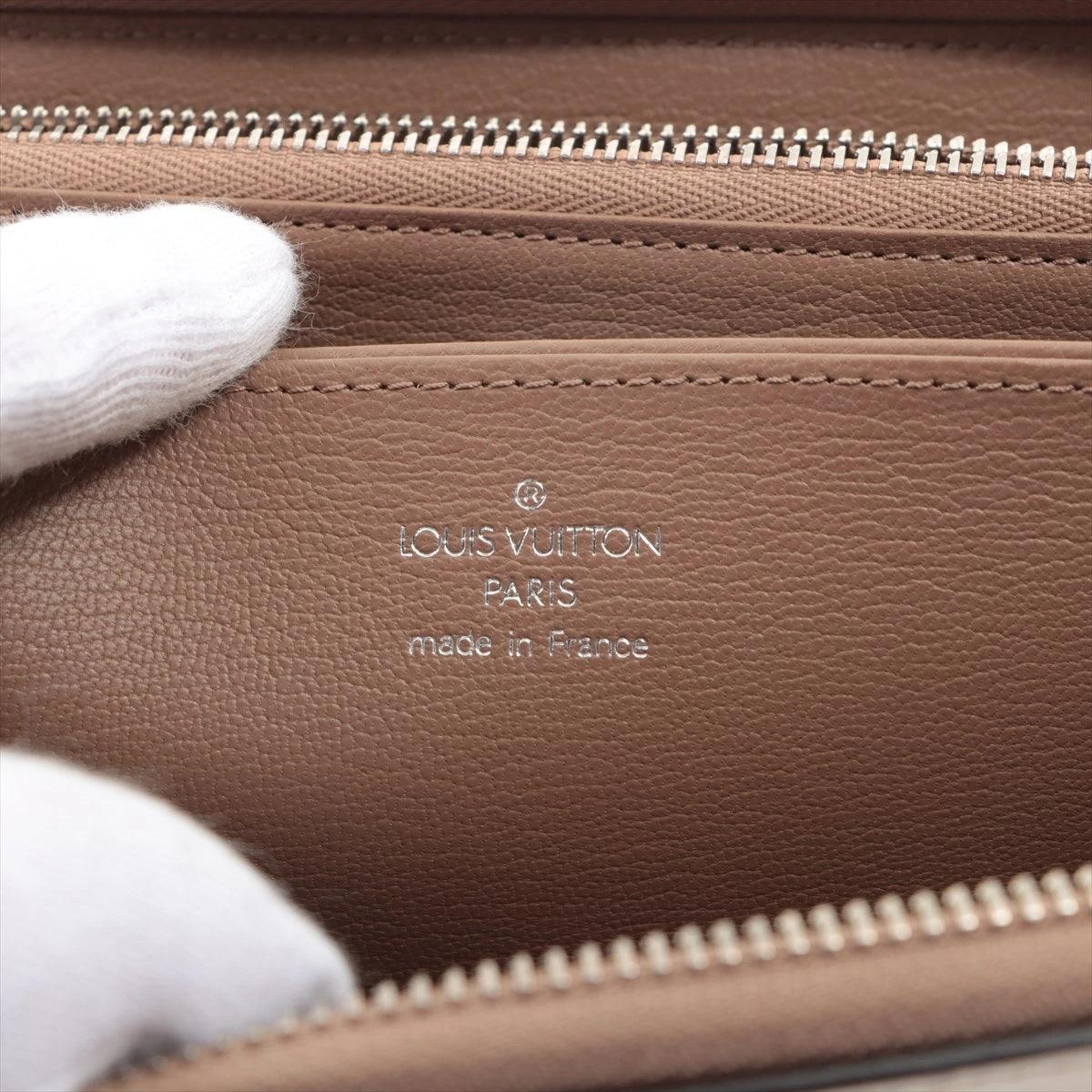 ヴィトン サハラ ジッピーウォレット N99305 MI4200 ホワイト×ブラウン