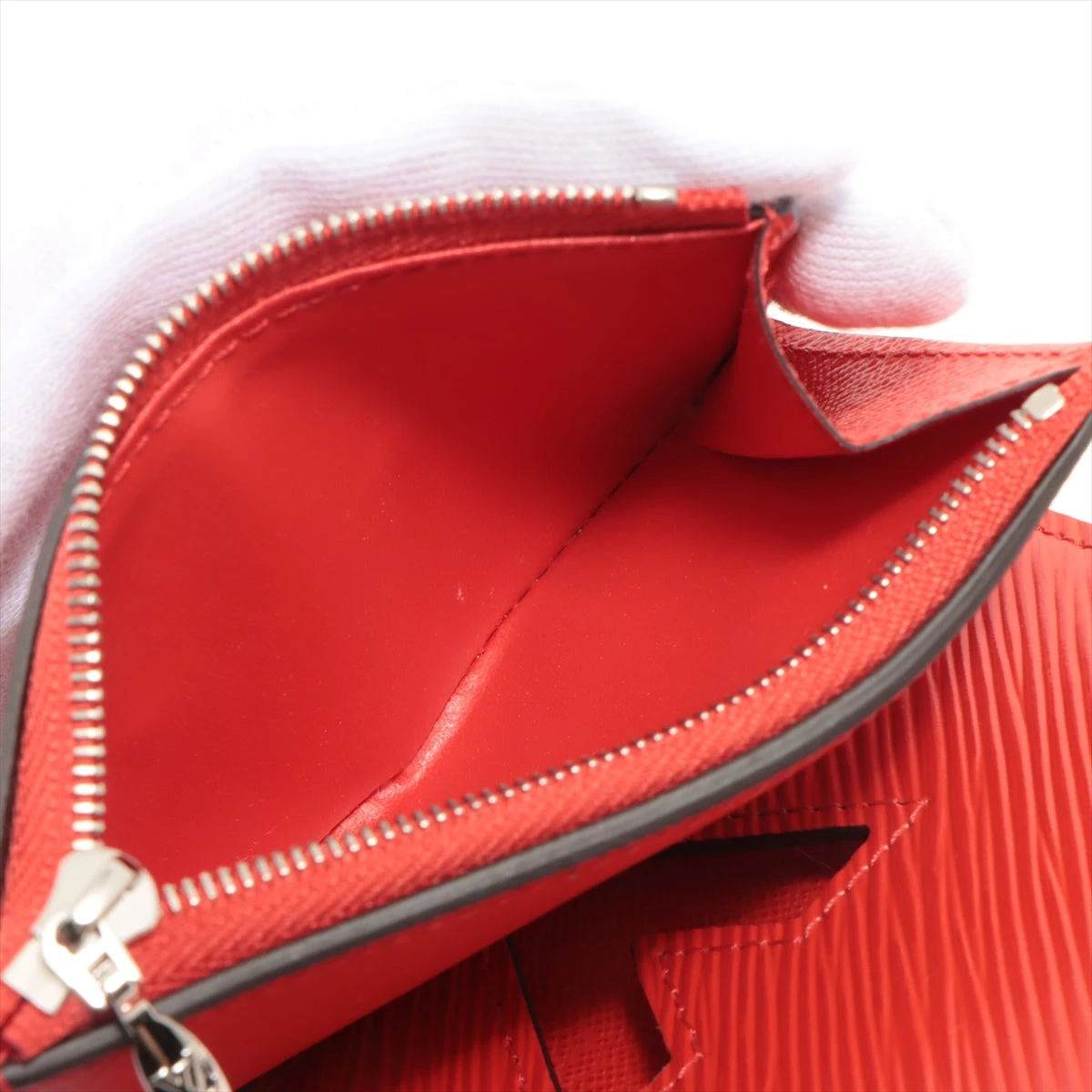 ヴィトン エピ ポルトフォイユ ツイストコンパクト M64413