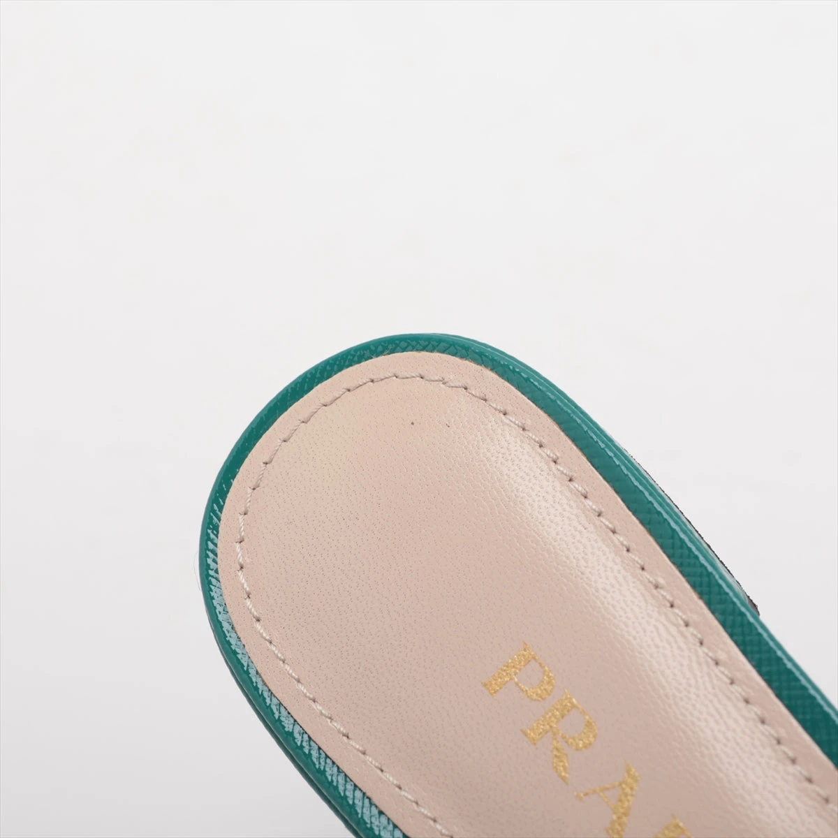 プラダ パテントレザー サンダル 35.5 レディース グリーン ロゴ プラダ パテントレザー サンダル 35.5 レディース グリーン ロゴ