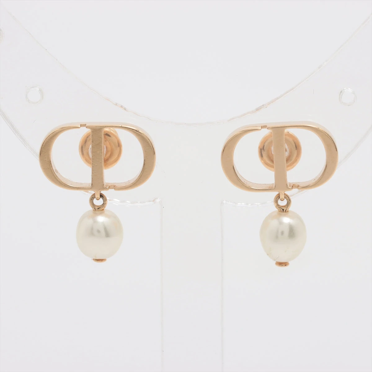 【Dior】 要在庫確認 プチ CD ピアス すぐ届【DIOR】PETITCDピアス メタル & レジンパール上品プチCD