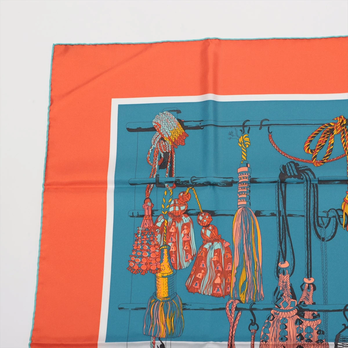 46080★年 HERMES エルメス カレ90 紐飾り スカーフ エルメス カレ90 PASEMENTERIE 紐飾り スカーフ シルク オレンジ