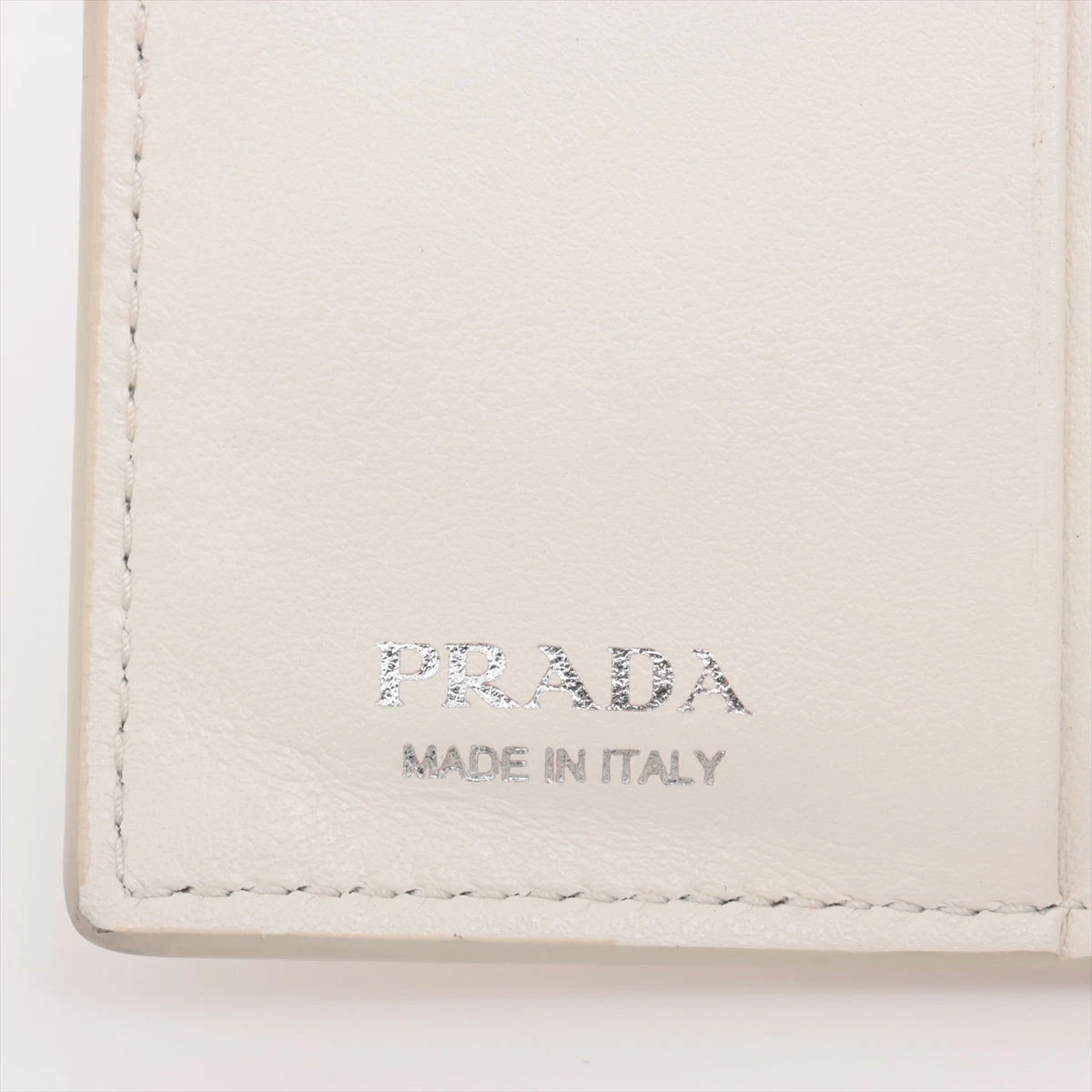 PRADA プラダ ヴィッテロダイノ コンパクトウォレット ホワイト プラダ ヴィッテロダイノ 1ML050 レザー コンパクトウォレット