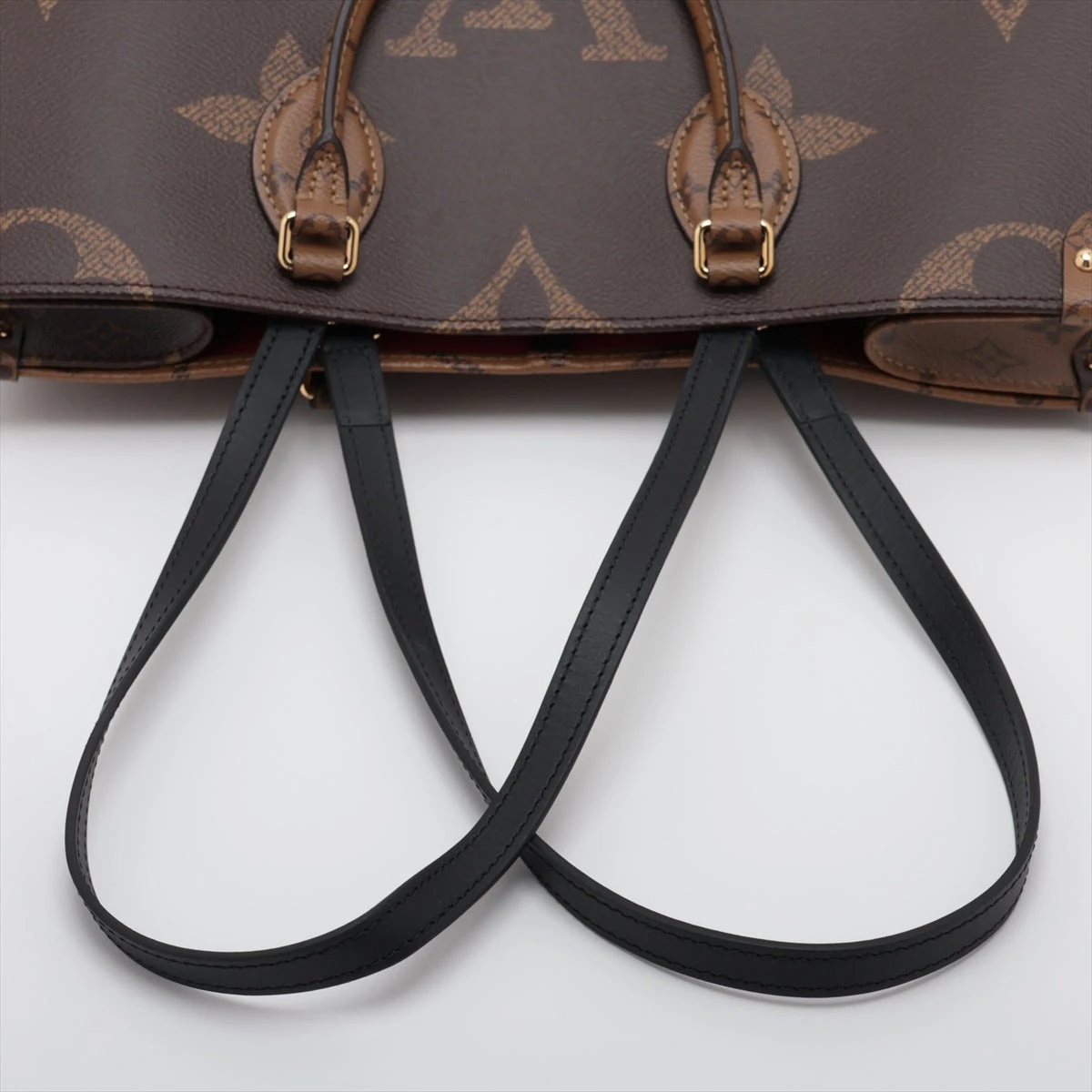 美品　ルイ・ヴィトン モノグラム　ジャイアントリバース オンザゴーMM LOUIS VUITTON ルイヴィトン オンザゴーMM モノグラム