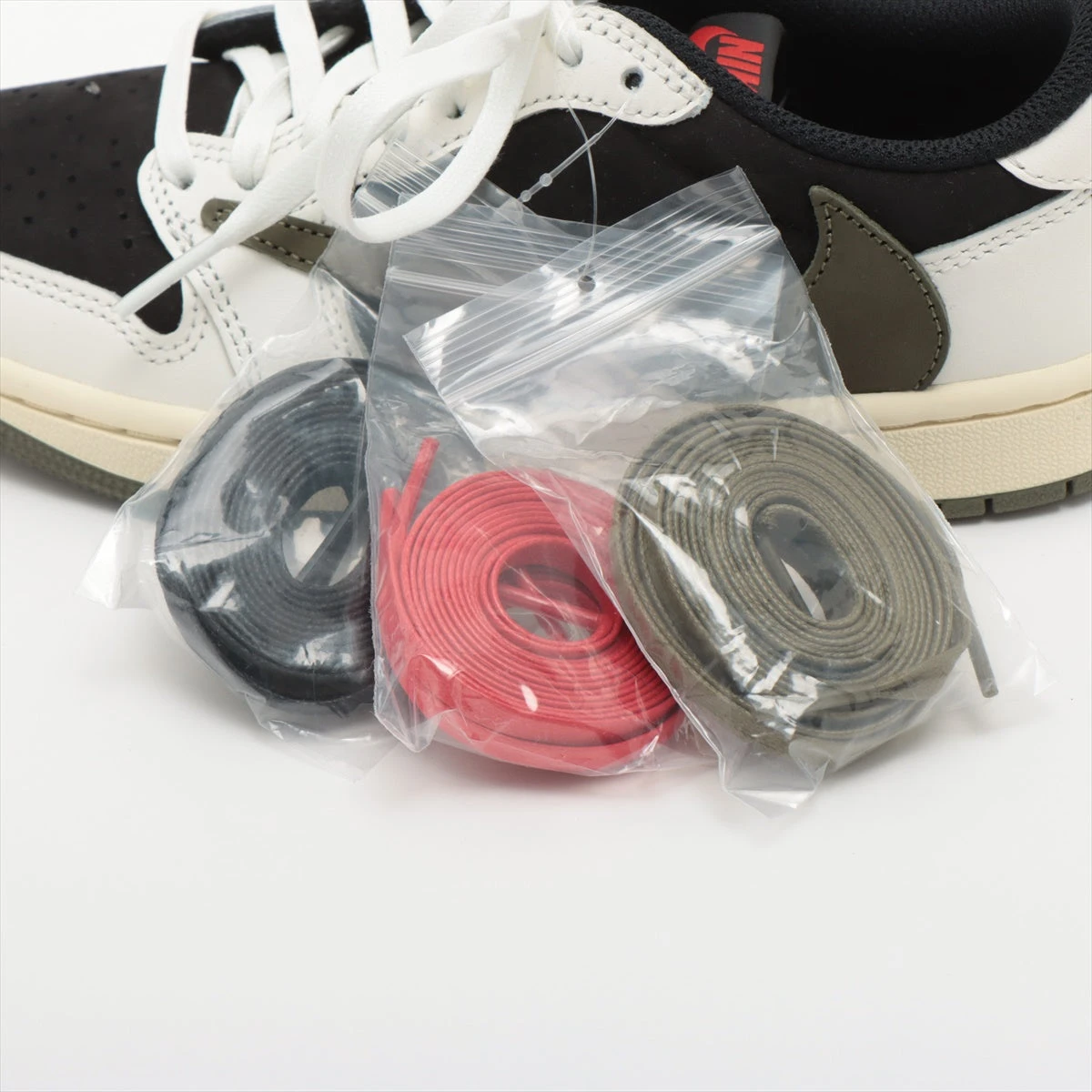 ナイキ×トラヴィススコット AIR JORDAN 1 LOW レザー×スエード