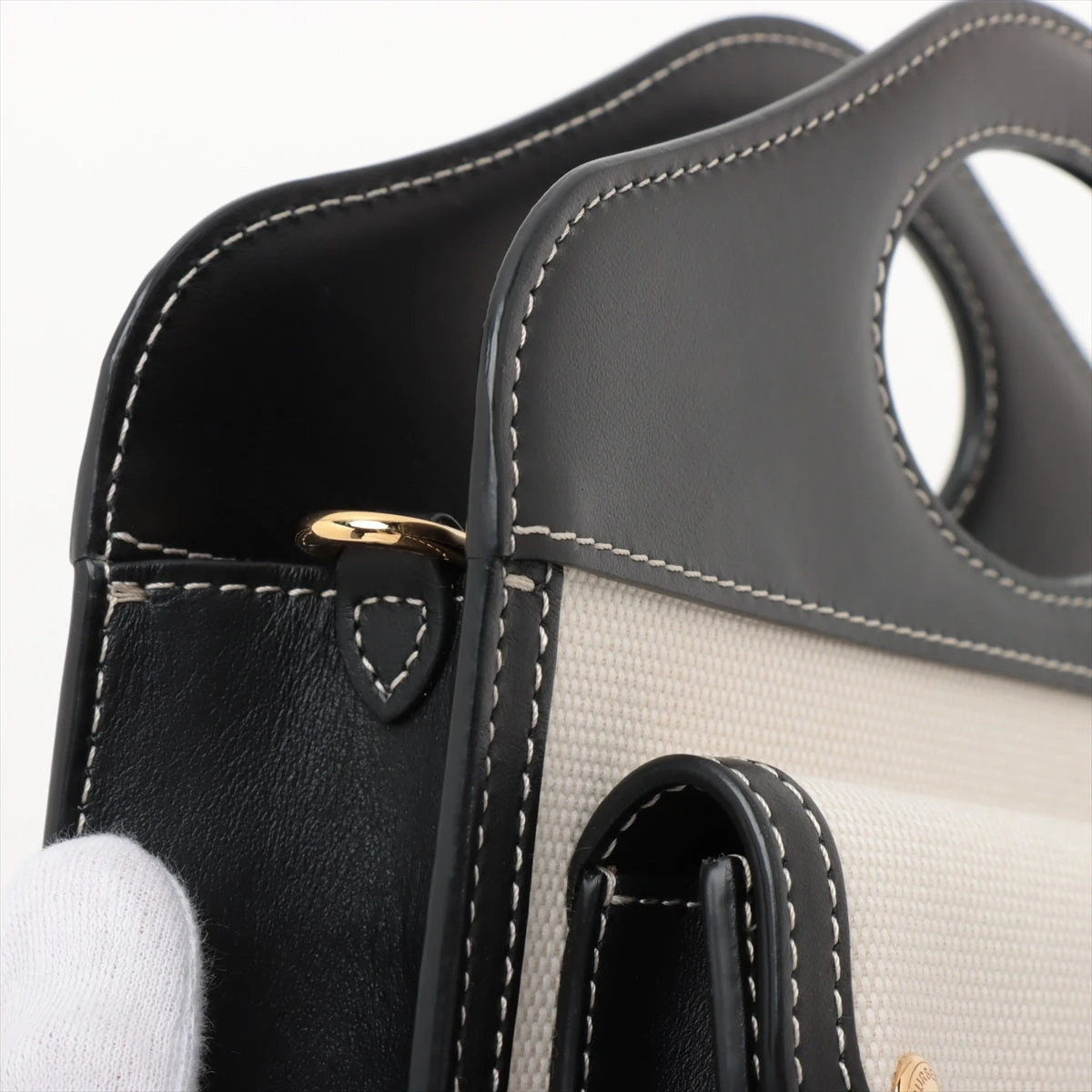 専用♡E29.美品◆バーバリー ロンドン【レザーハンドル付き/ミニ ポーチ】 E29.美品◇バーバリー ロンドン【レザーハンドル付き/ミニ ポーチ】