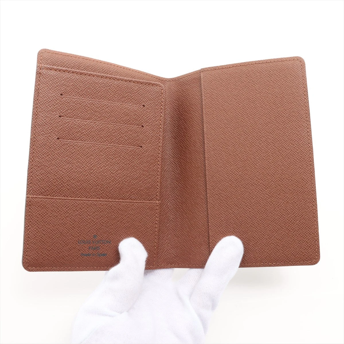 ヴィトン モノグラム クーヴェルテュールパスポール M60181 ブラウン