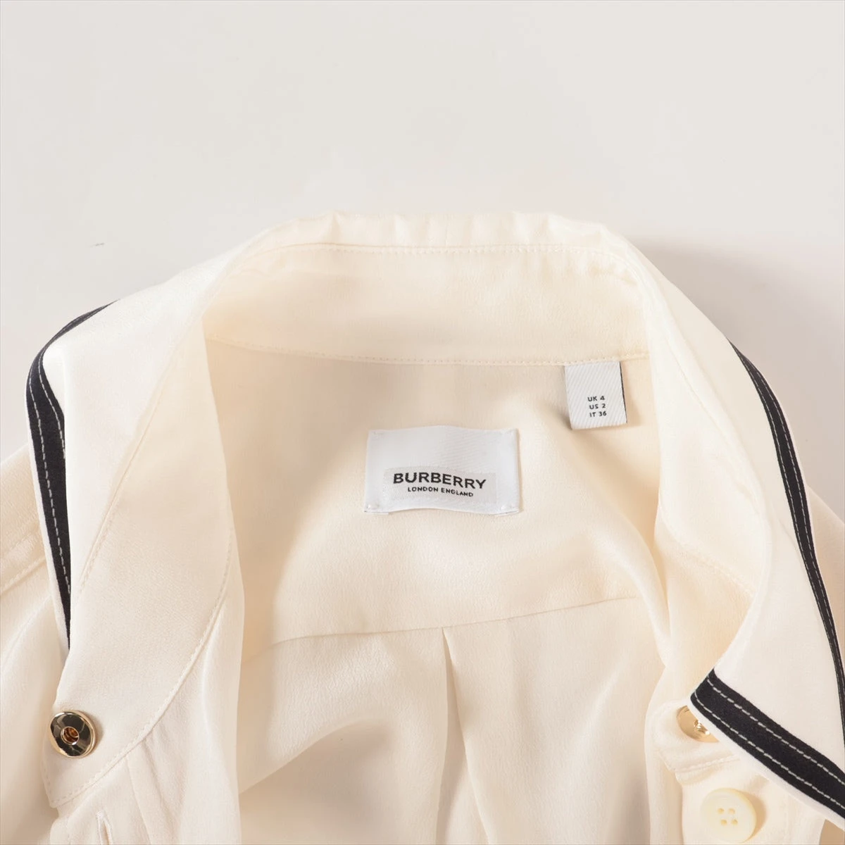 バーバリー BURBERRY 襟ロゴ 8029579 アパレル トップス 袖あり 襟付き  