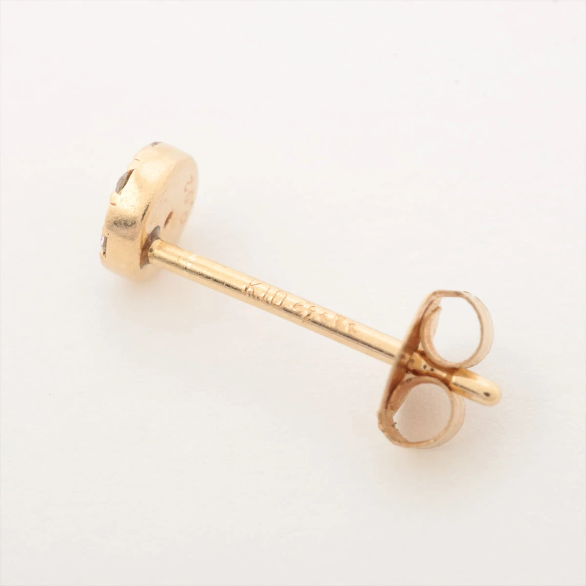 ダイヤ付きピアス❣️本体K10 キャッチＫ14刻印付き　お値打ち品❣️ ダイヤ付きピアス❣️本体K10 キャッチK14刻印付き お値打ち品