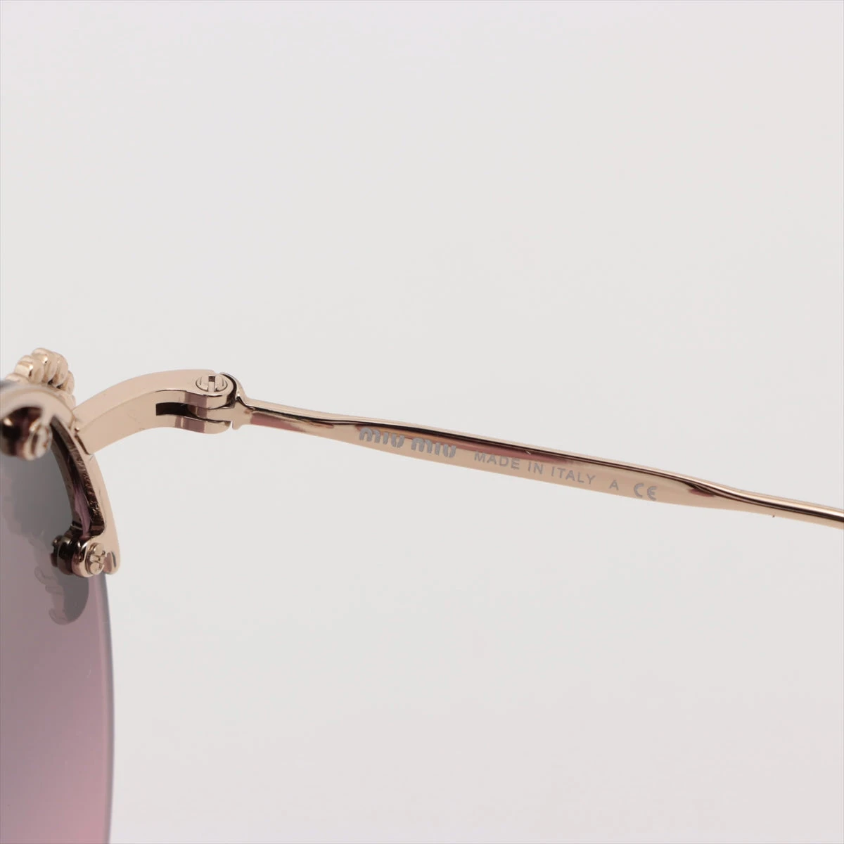 ミュウミュウ サングラス GP×プラスチック ゴールド SMU52T A3479351