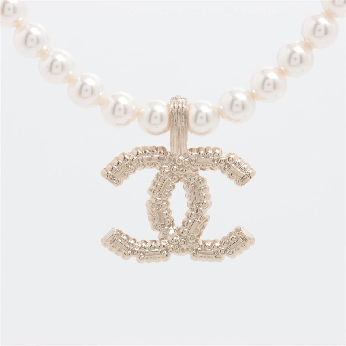 【パールと輝くロゴが印象的♪】CHANEL チョーカー 9556935671838.jpg