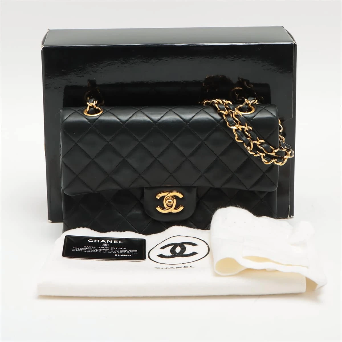 CHANEL マトラッセ ダブルフラップ ラムスキン ブラック ゴールド金具 CHANEL シャネル マトラッセダブルフラップチェーンショルダーバッグ