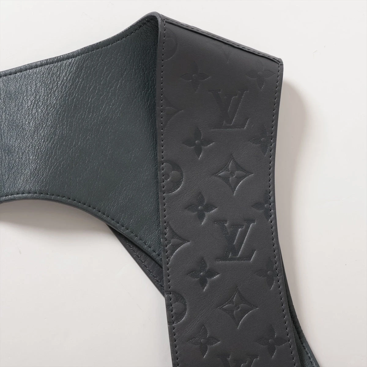 LOUIS VUITTON ルイヴィトン 3Dポケットモノグラムエンボスミッドレイヤー べスト 21AW グレー S HHL20WKRP 美品 中古 59243 LOUIS VUITTON - LOUIS VUITTON ルイヴィトン 3Dポケットモノグラム