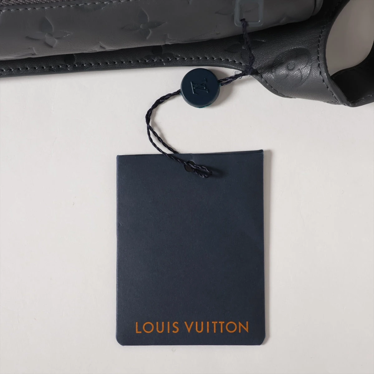 LOUIS VUITTON ルイヴィトン 3Dポケットモノグラムエンボスミッドレイヤー べスト 21AW グレー S HHL20WKRP 美品 中古 59243 LOUIS VUITTON - LOUIS VUITTON ルイヴィトン 3Dポケットモノグラム