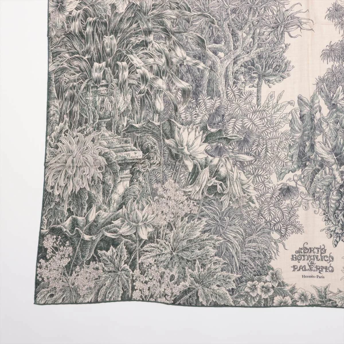 エルメス カレジェアン BOTANICO DI PALERMO パレルモの植物園にて