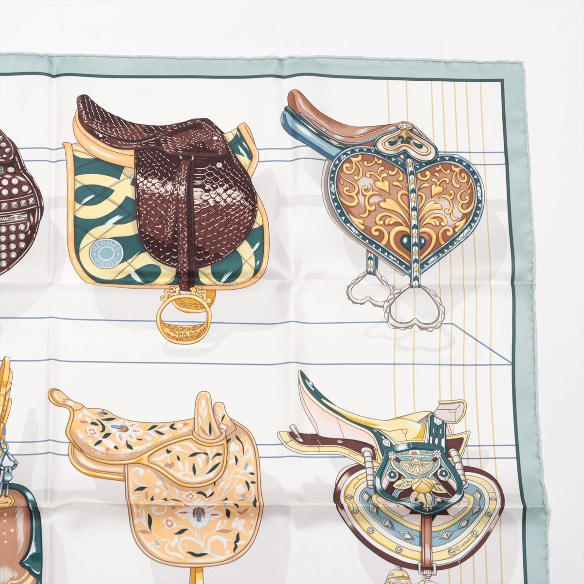 HERMES エルメス ストール カレ90 すべては鞍の中に シルク カレ 90 《すべては鞍の中に》 | Hermès - エルメス-公式サイト