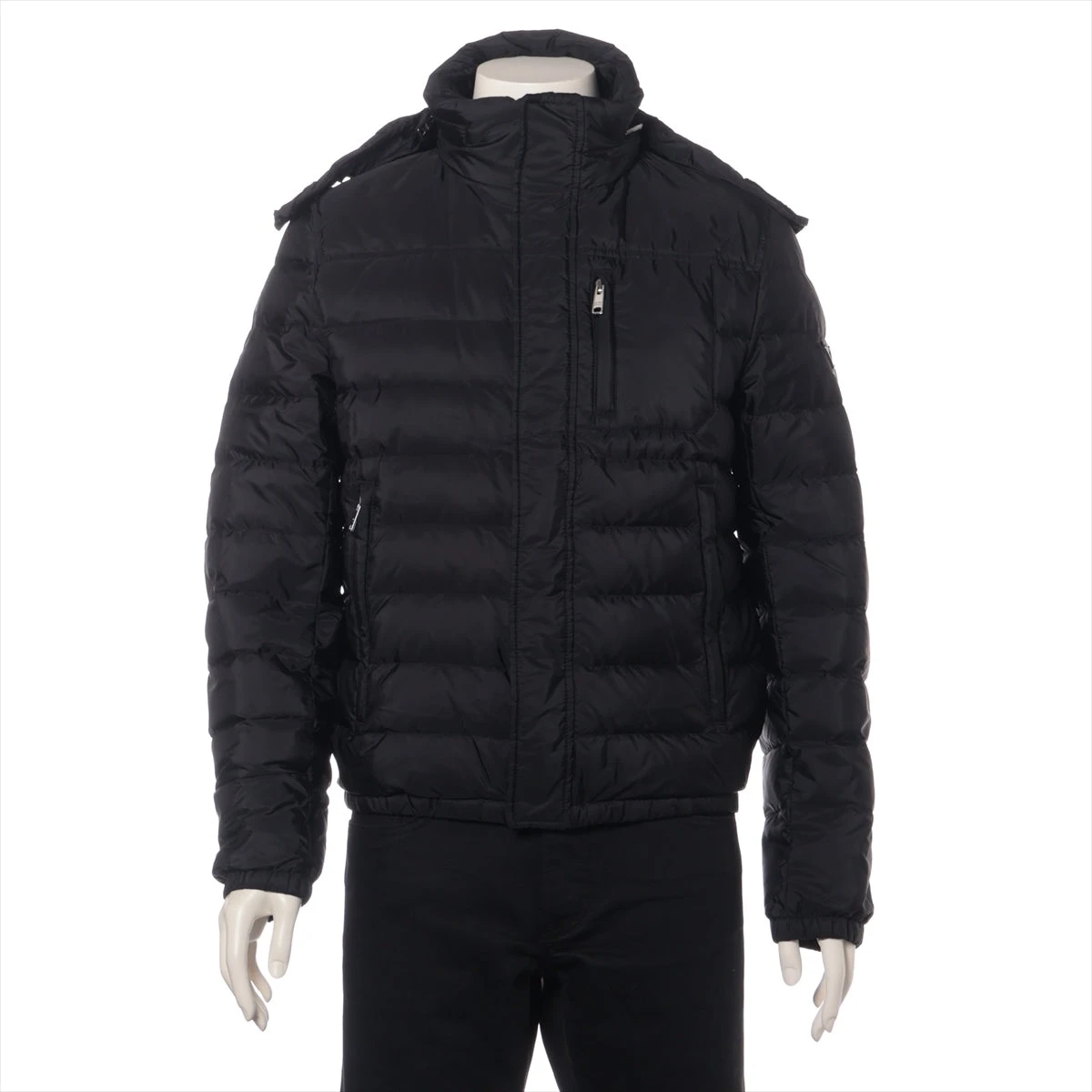 プラダ　トライアングルロゴ　中綿　ナイロンジャケット　フード付き　46 プラダ トライアングルロゴ ナイロン ダウンジャケット 46 メンズ