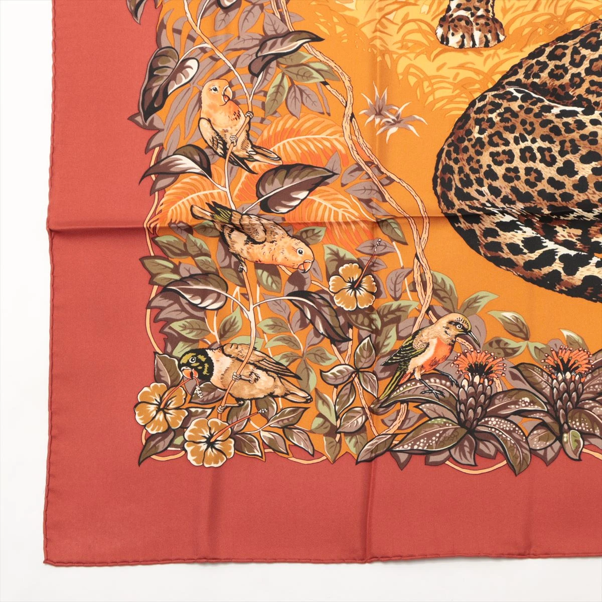 ❤未使用品❤カレ45 H柄 オレンジFLEURS エルメス 首に手首にバッグにも ❤未使用品❤カレ45 H柄 オレンジFLEURS エルメス 首に手首に