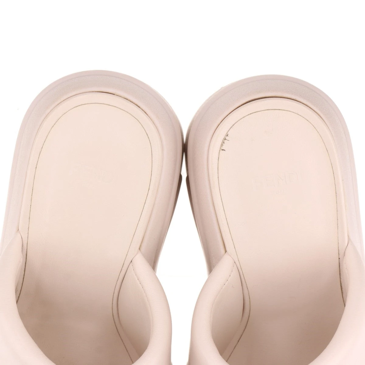 ⭐️未使用品⭐️クラークス⭐️本革ウェッジソール/サンダル⭐️23.5㎝⭐️ライトベージュ ビーシーカンパニー B.C.COMPANY Lirio blanco 美脚Vカット