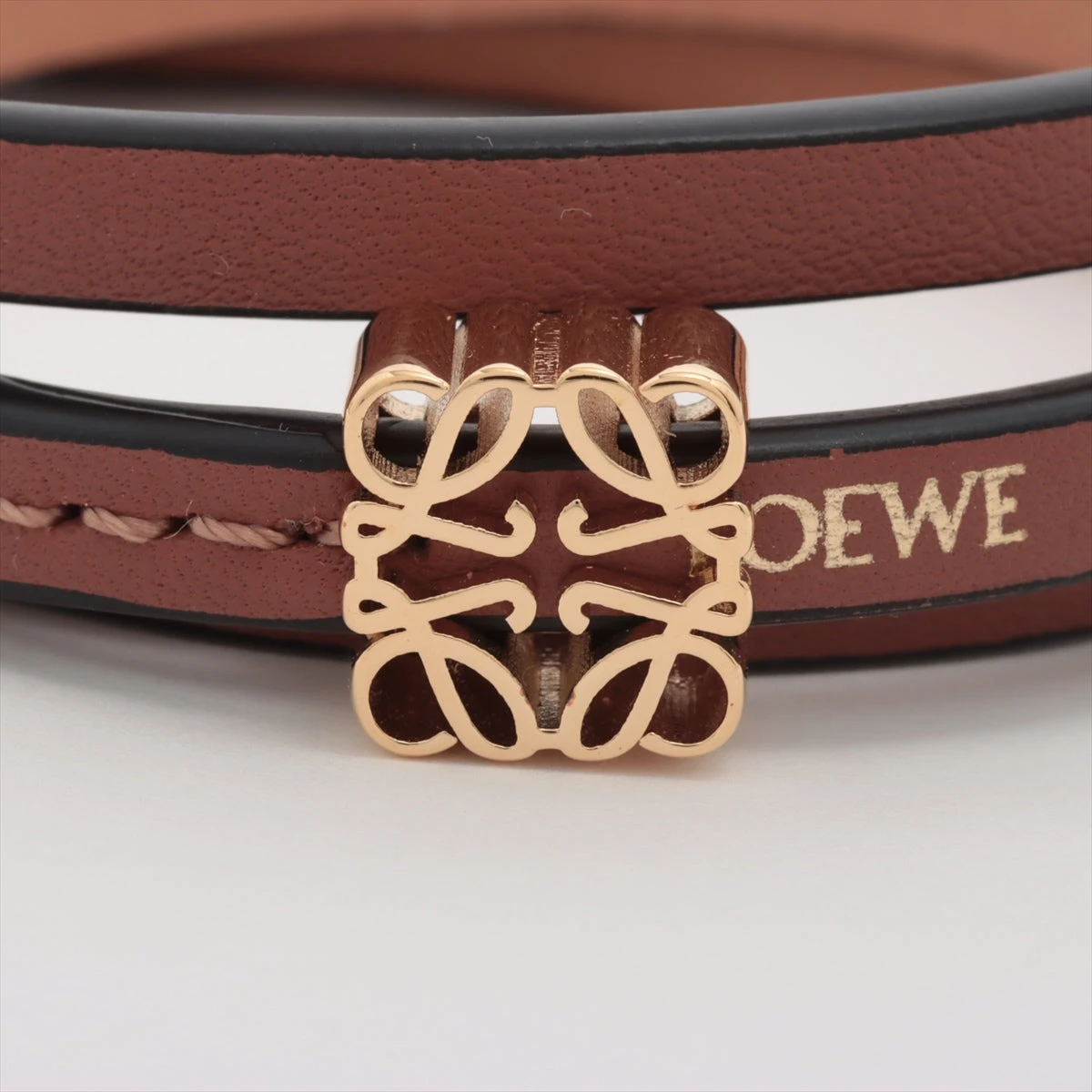 国内発送【LOEWE】アナグラム装飾 レザー ブレスレット ブラウン LOEWE - 【良】ロエベ LOEWE アナグラム バングル ブラウン