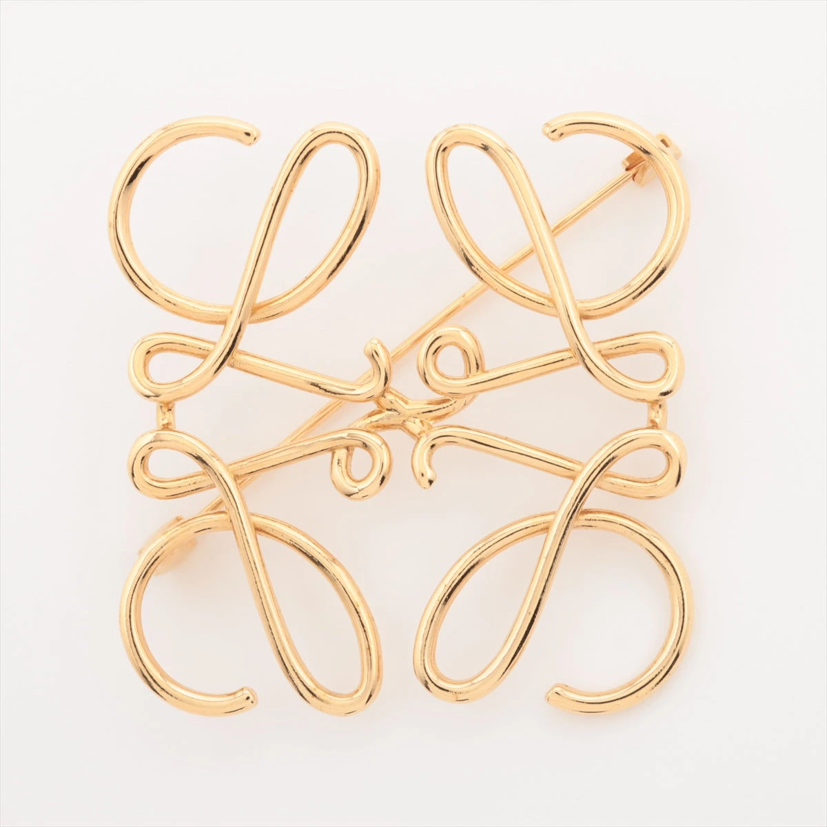 ロエベ　アナグラムブローチ　ゴールド LOEWE ロエベ アナグラム ブローチ ゴールド バッジ : BRING