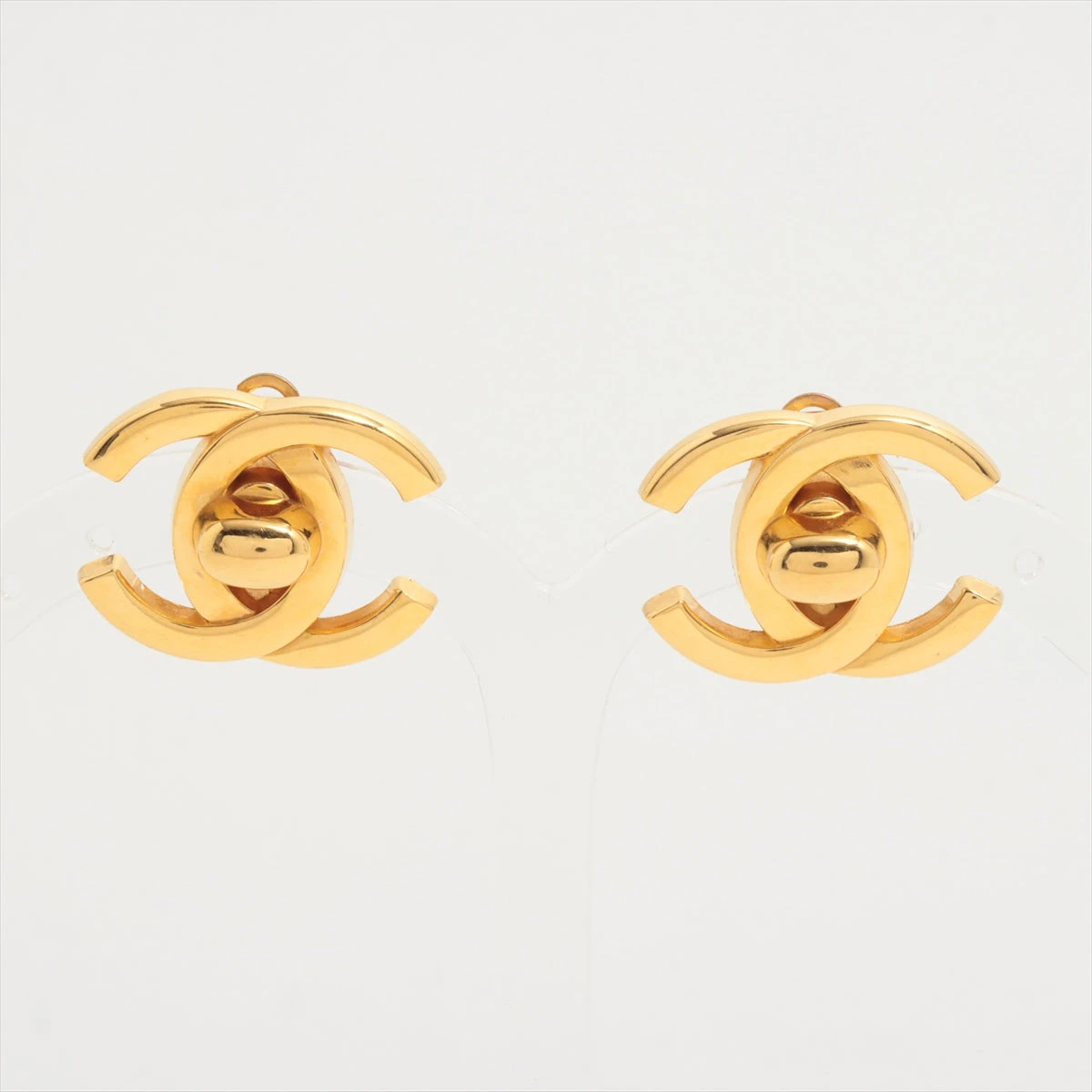 Chanel シャネル ココマーク 95A イヤリングGP ネイビー×ゴールド シャネル ココマーク 95A イヤリング(両耳用) GP ゴールド