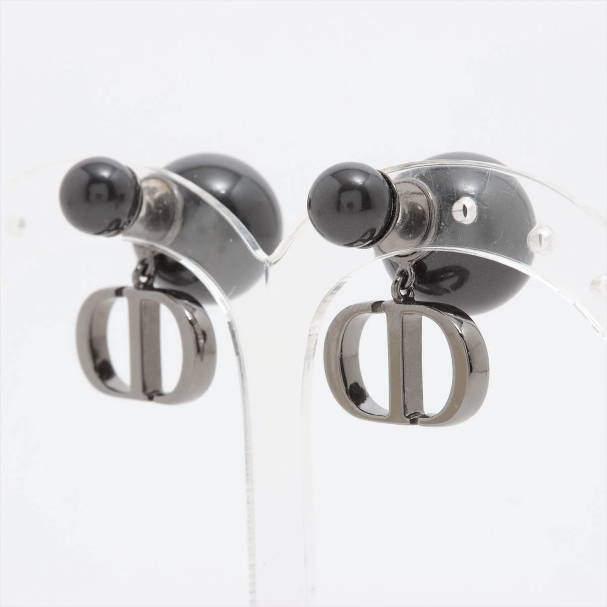 DIOR トライバルボールピアス　ブラック DIOR トライバルボールピアス ブラック