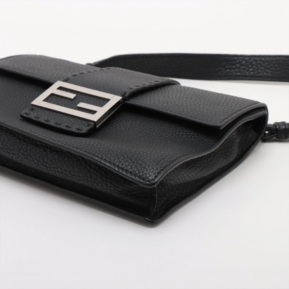 フェンディ バケット レザー ショルダーバッグ ブラック 7VA524