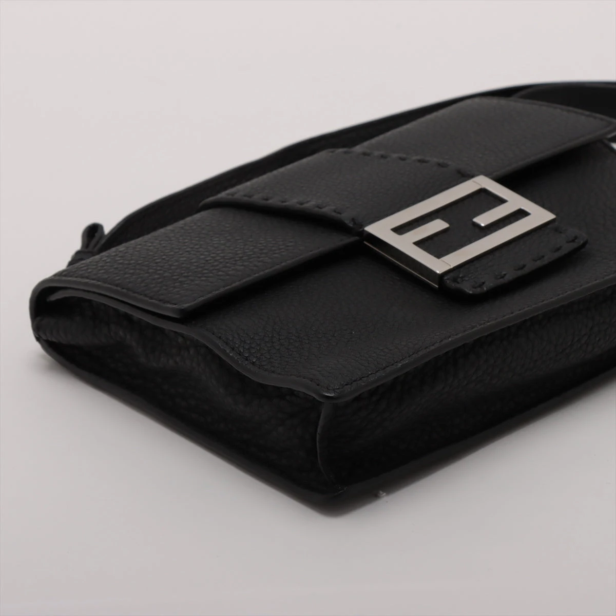 フェンディ バゲットレザーショルダーバッグ ブラック バゲット レザー ブラック | Fendi