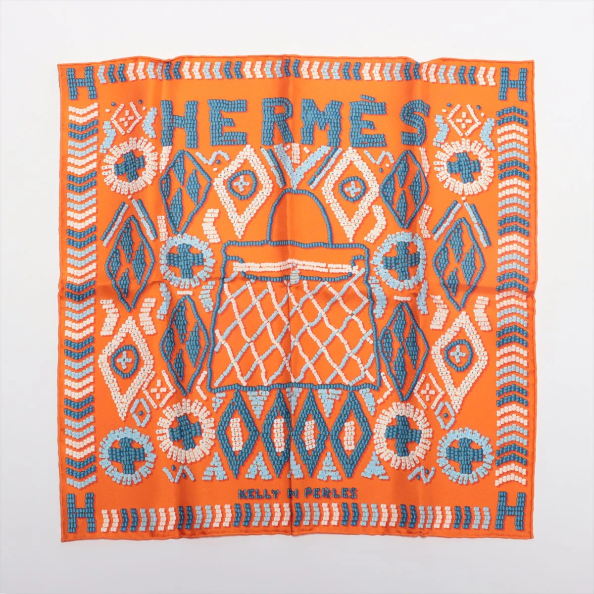 HERMES カレ45シルクスカーフ レッド×オレンジ エルメス カレ45 Zouaves et Dragons スカーフ シルク オレンジ