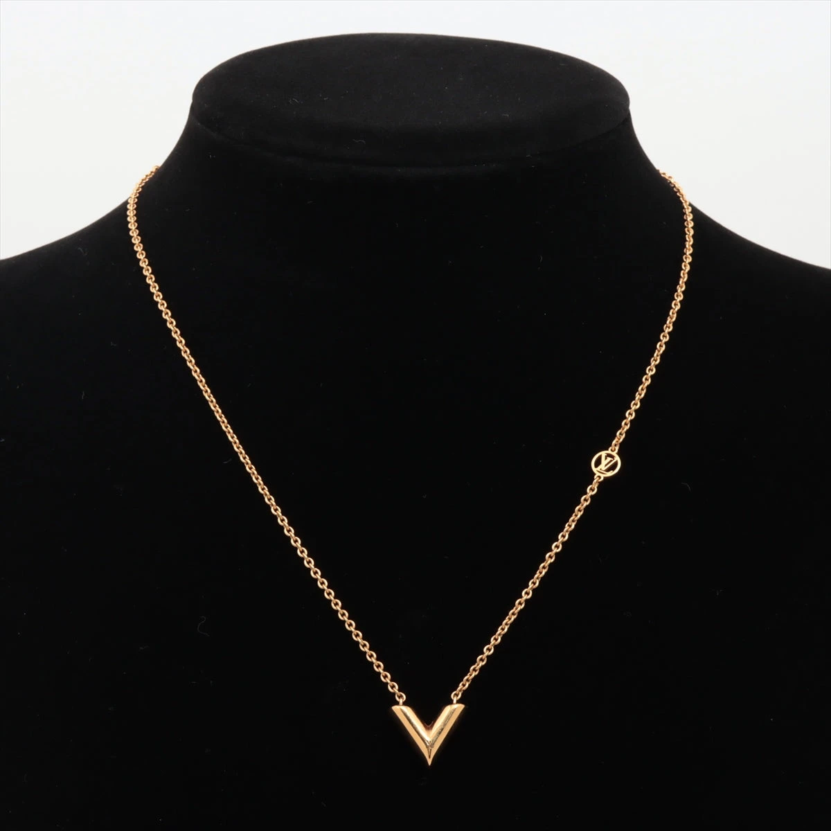楽天市場】≪Brand new≫ LOUIS VUITTON Essential V Necklace