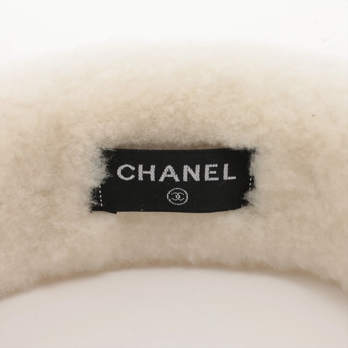 シャネル CCロゴ カチューシャ ホワイト CHANEL（カチューシャ ・ ホワイト/白色系）のフリマアイテム一覧