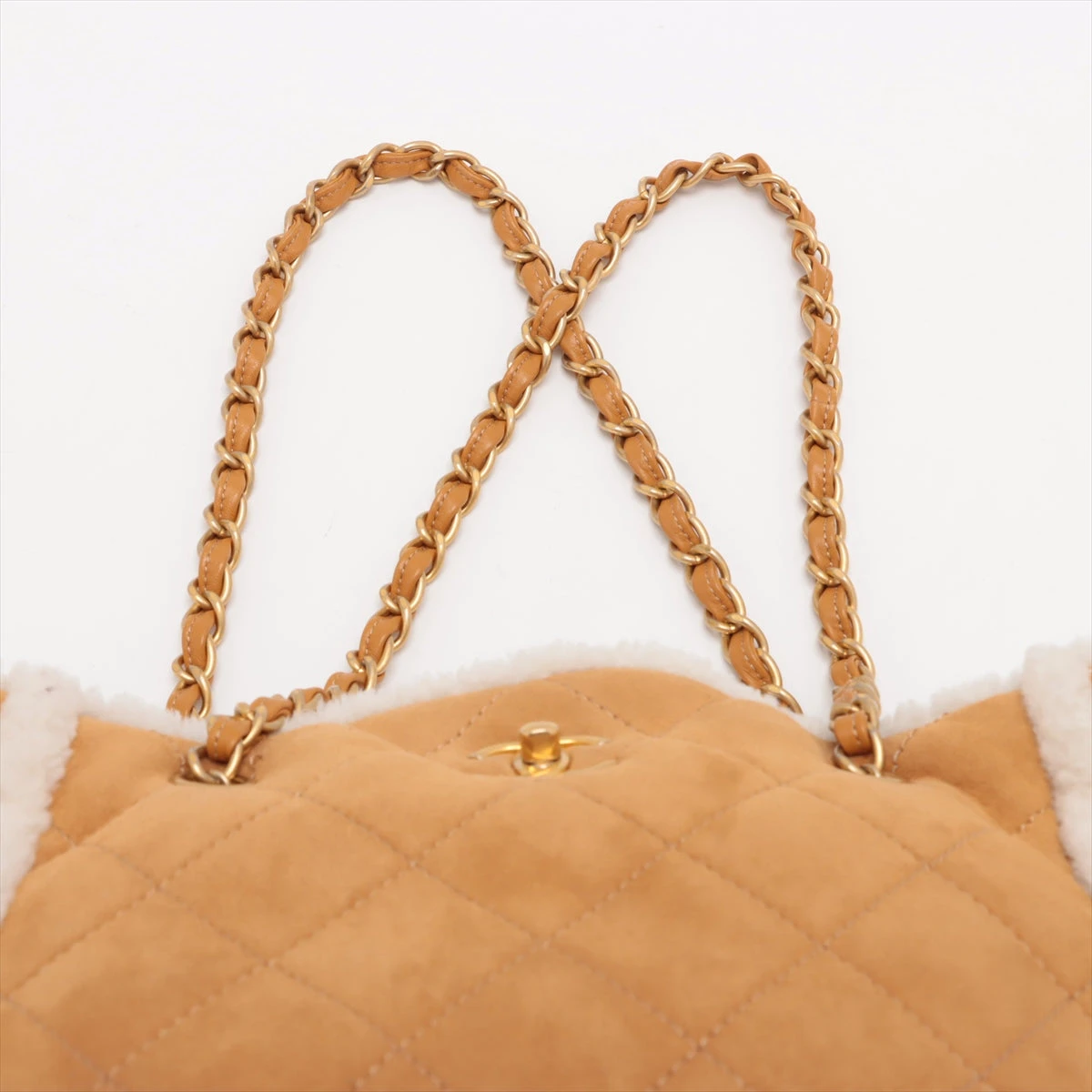 CHANEL シャネル　ムートン　チェーン　バッグ 2023年秋冬 CHANEL シャネル ショルダーバッグ チェーン アラウンド