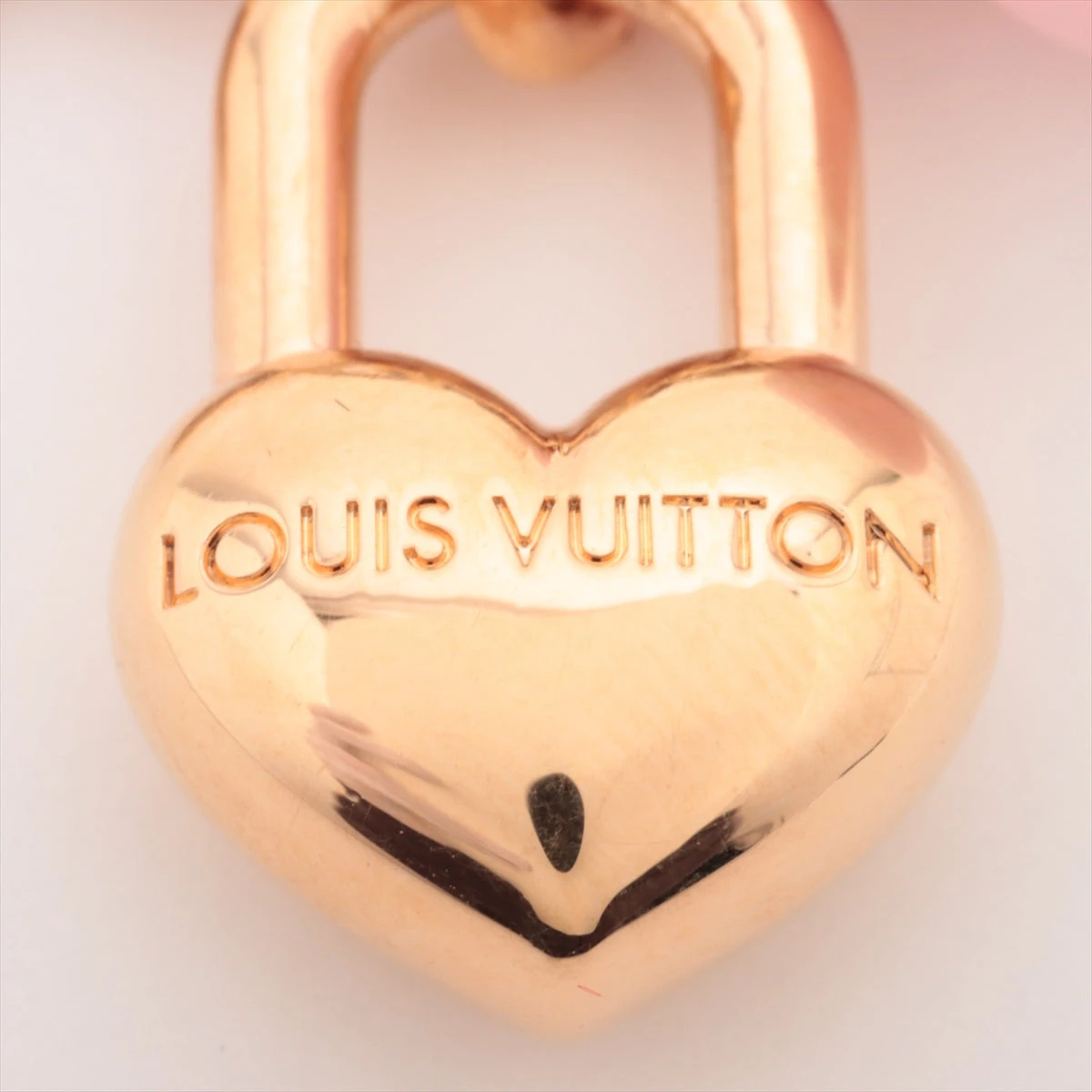 ◇ルイヴィトン◇M01554/マイクロチャーム/LV/ハート/チャーム/ブランド ルイヴィトン キーホルダー マイクロ チャーム・LV ハート