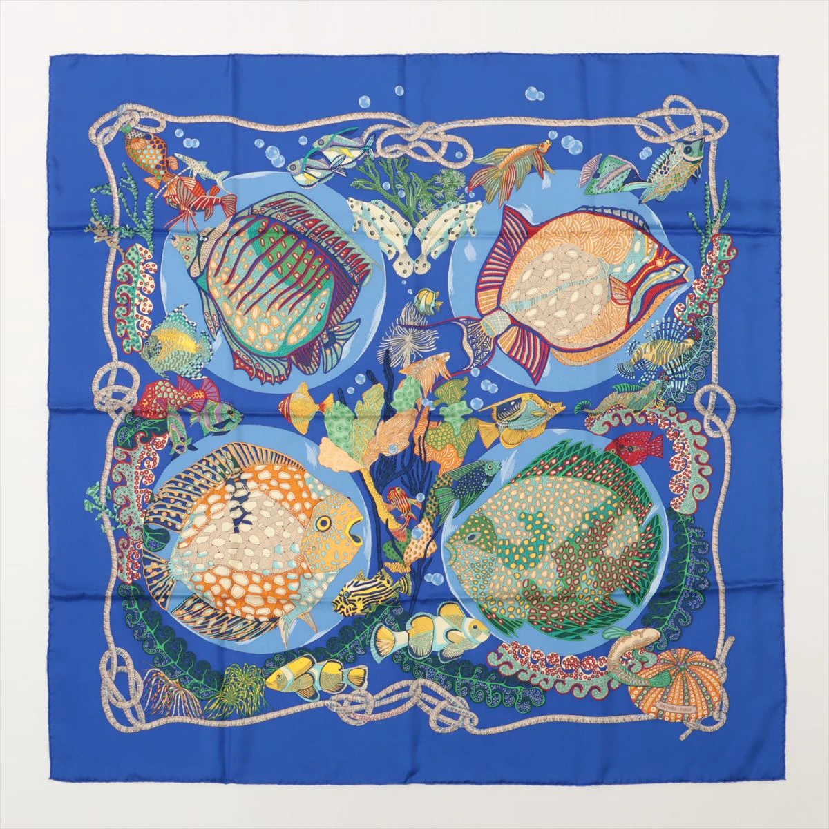 HERMES エルメス スカーフ カレ90 Grands Fonds 深海 魚 シルク