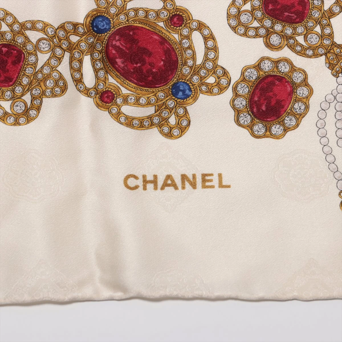 CHANEL　シャネル　大判シルク 宝石　ジュエリー　ビジュー　ヴィンテージ CHANEL シャネル 大判シルク 宝石 ジュエリー ビジュー ヴィンテージ